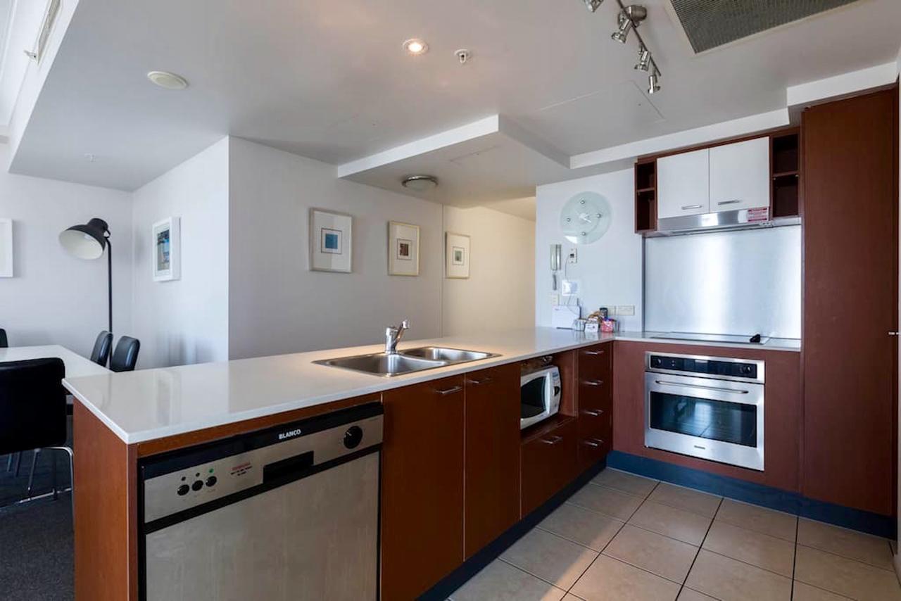 Apartment With Ocean Views Gold Coast Buitenkant foto