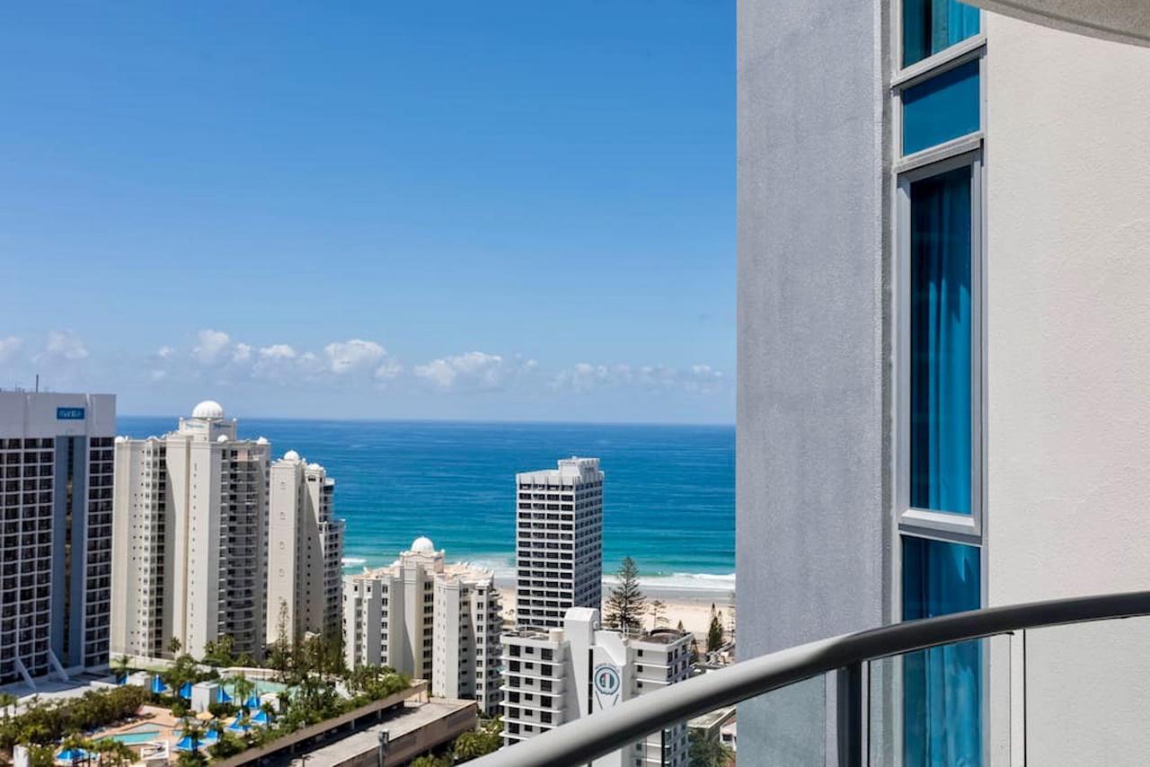 Apartment With Ocean Views Gold Coast Buitenkant foto